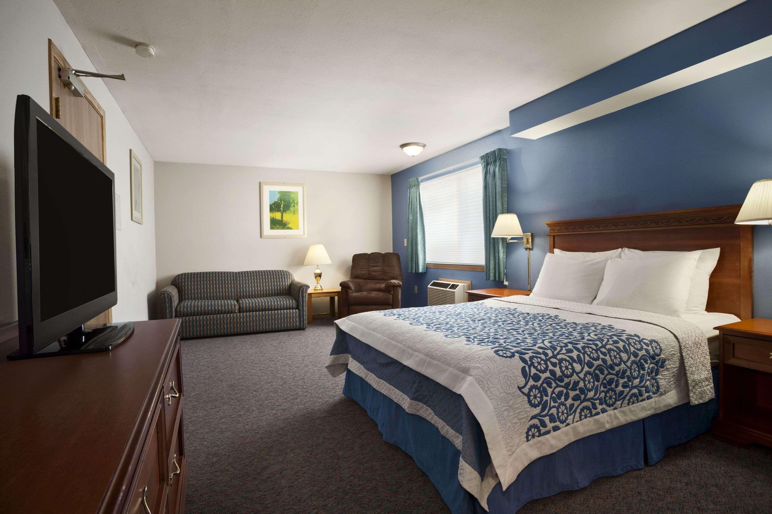 Days Inn By Wyndham Lacey Olympia Area Екстериор снимка