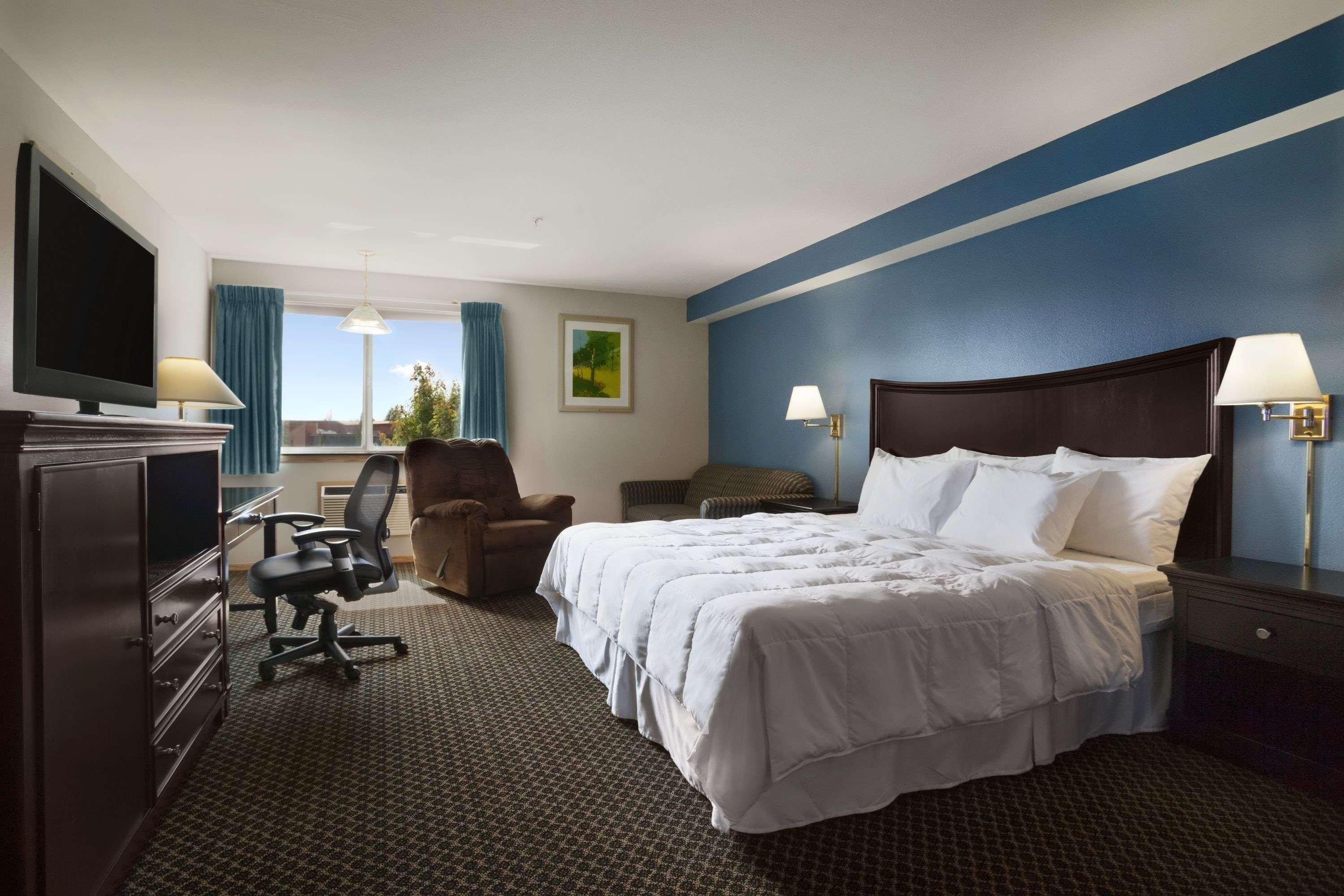 Days Inn By Wyndham Lacey Olympia Area Екстериор снимка