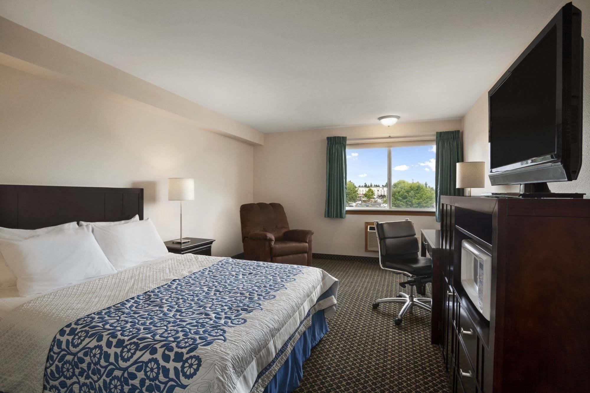 Days Inn By Wyndham Lacey Olympia Area Екстериор снимка